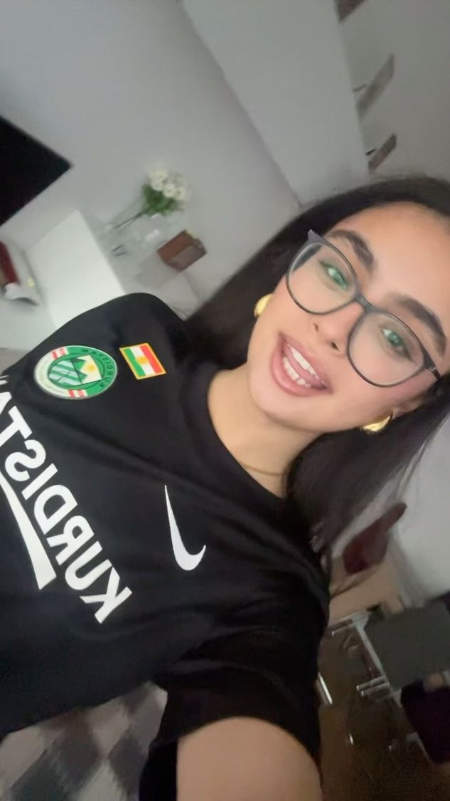Femme kurde en maillot Kurdistan
